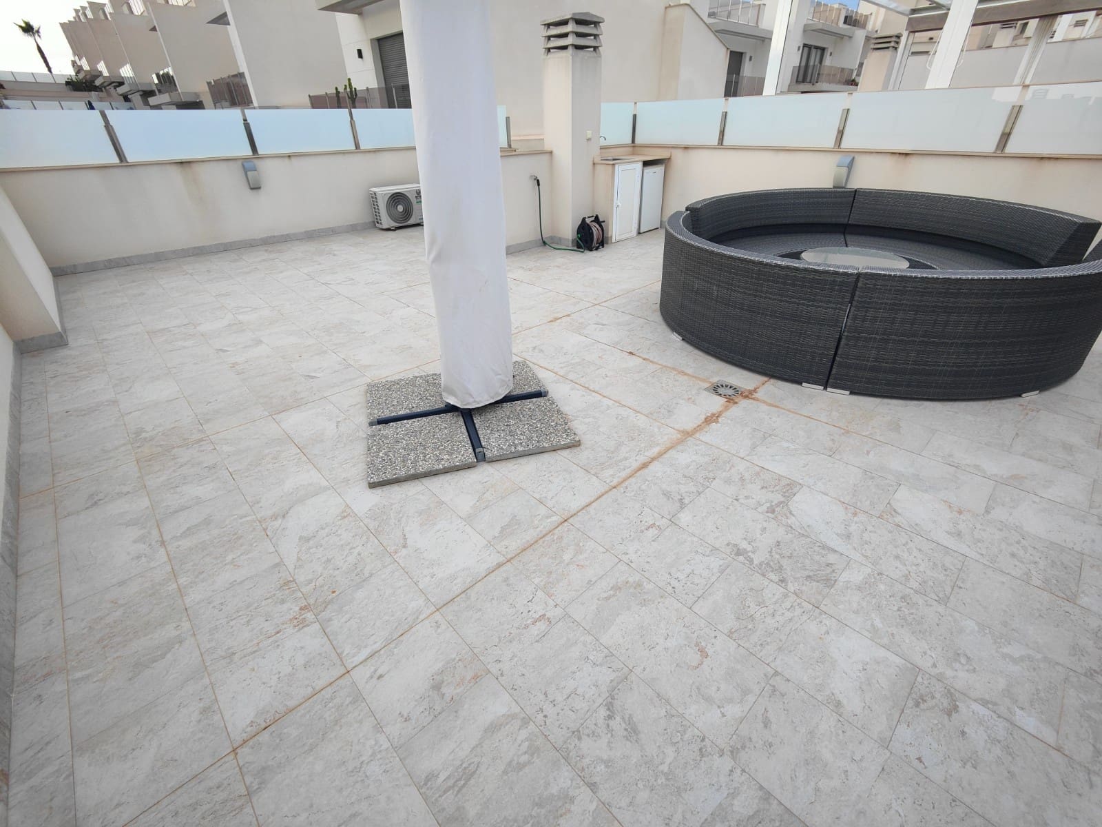 4 chambre Villa/Maison à vendre à Villamartin avec piscine - 625 000 € (Ref: 8771102)