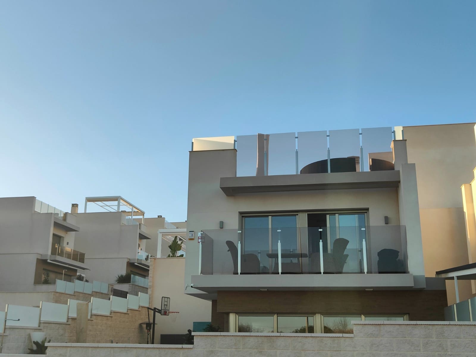 4 chambre Villa/Maison à vendre à Villamartin avec piscine - 625 000 € (Ref: 8771102)