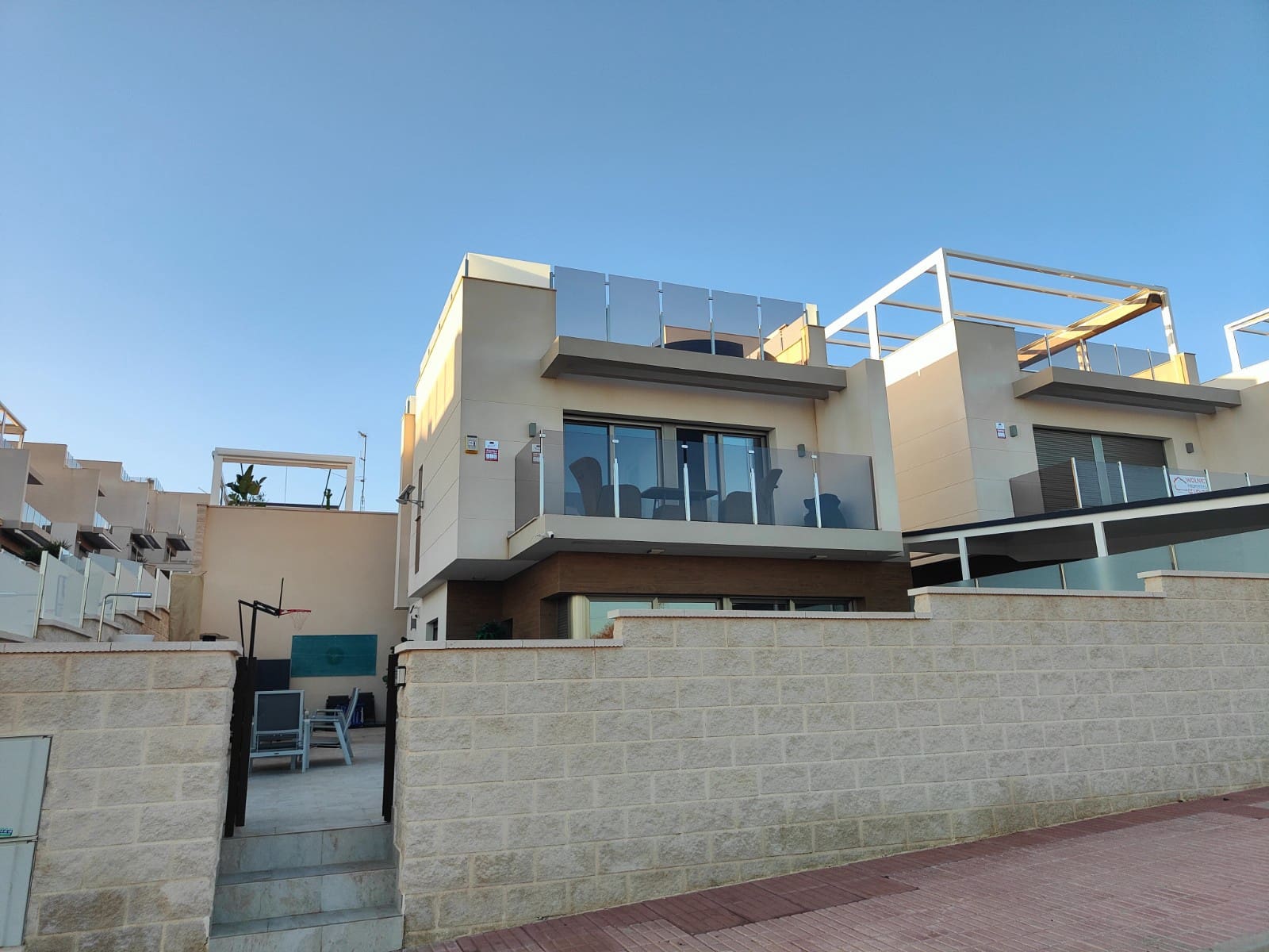 4 chambre Villa/Maison à vendre à Villamartin avec piscine - 625 000 € (Ref: 8771102)