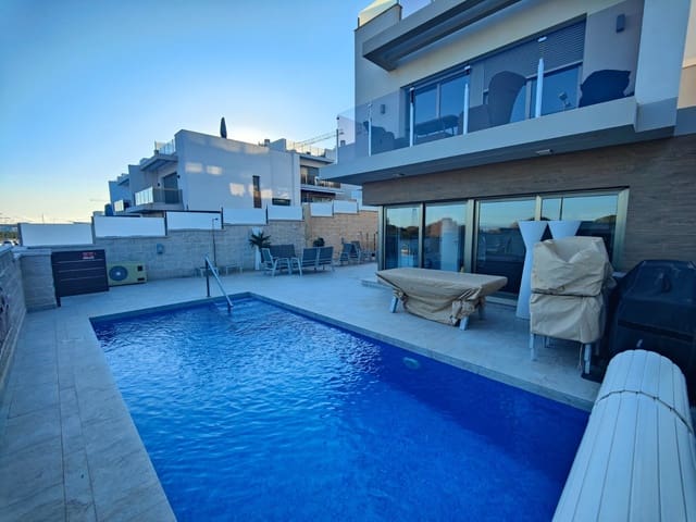 4 quarto Moradia para venda em Villamartin, Orihuela com piscina - 625 000 € (Ref: 8771102)