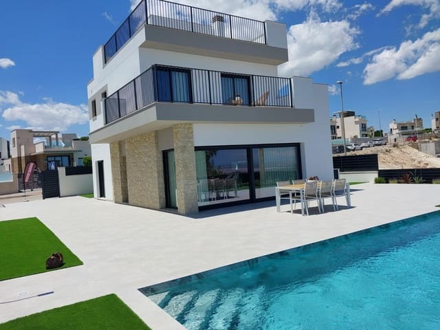 5 camera da letto Villa in vendita in Villamartin, Orihuela con piscina garage - 725.000 € (Rif: 8814881)