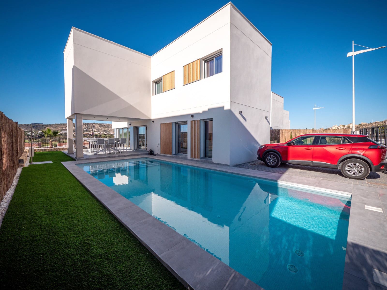 4 bedroom Villa for sale in Algorfa with pool garage - € 729,000 (Ref: 8823831)