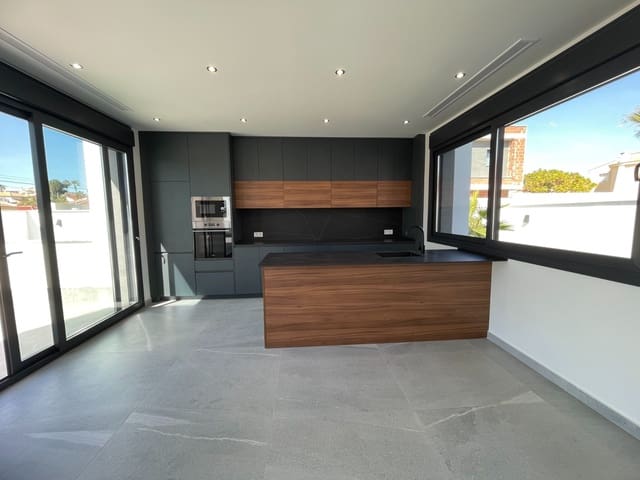 4 slaapkamer Villa te koop in Doña Pepa, Rojales met zwembad garage - € 799.900 (Ref: 8855497)