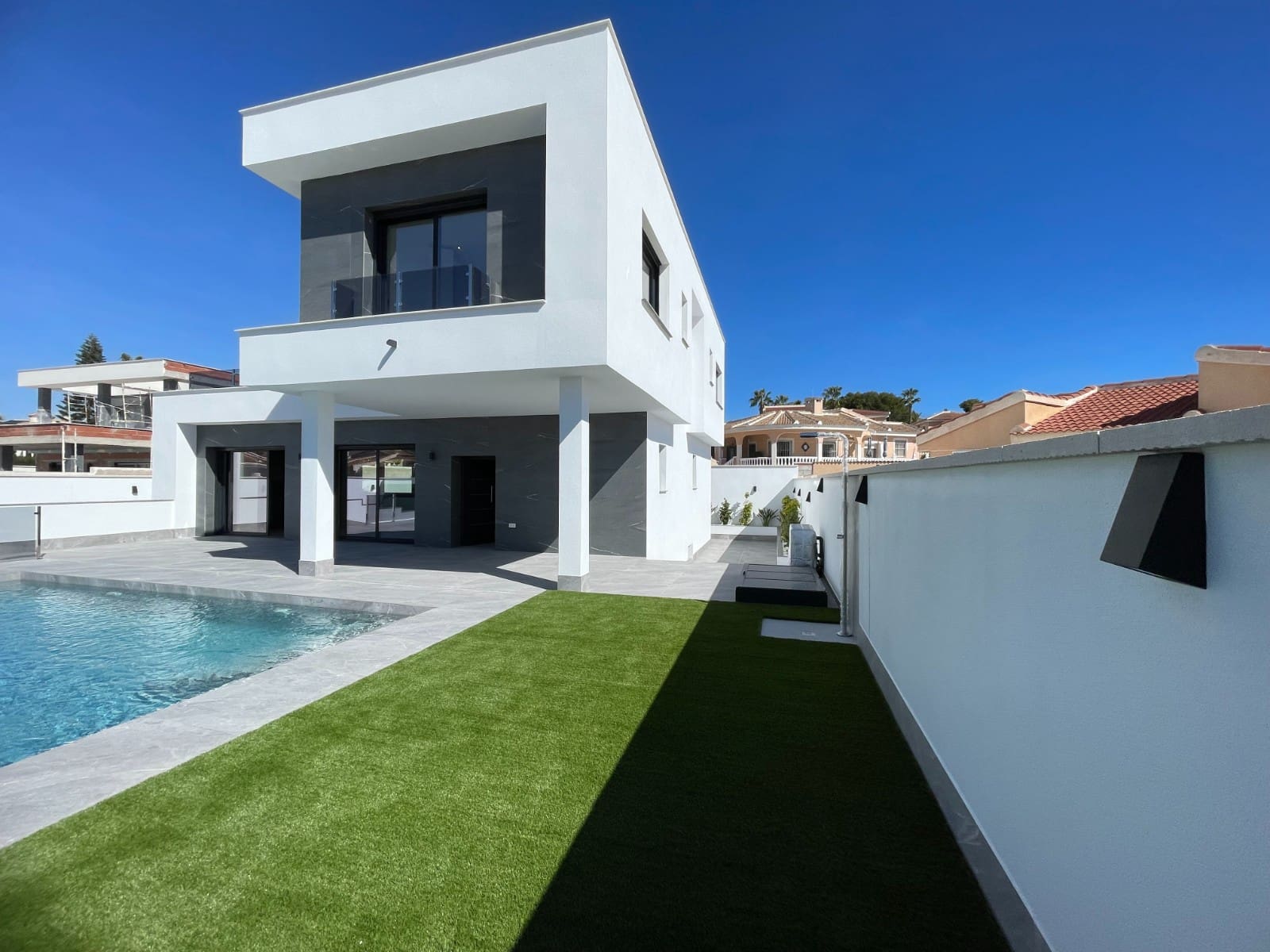 4 soveværelse Villa til salg i Dona Pepa med swimmingpool garage - € 799.900 (Ref: 8855497)