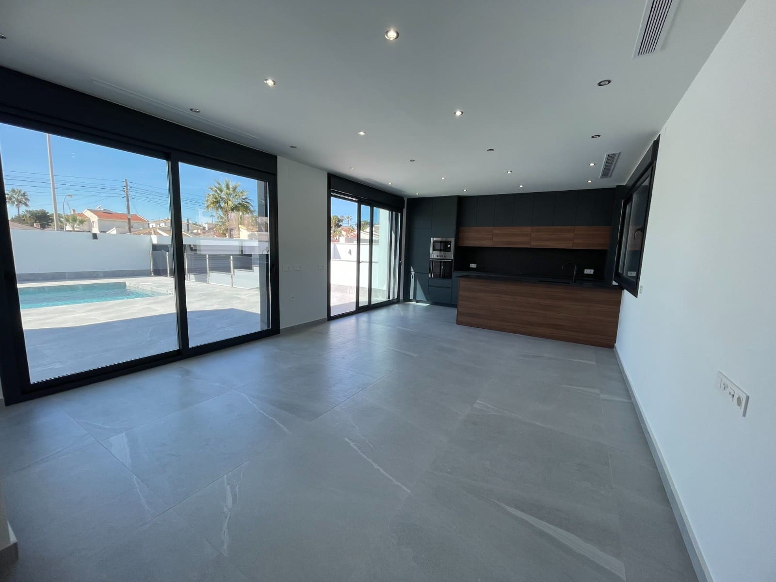 4 soveværelse Villa til salg i Dona Pepa med swimmingpool garage - € 799.900 (Ref: 8855497)