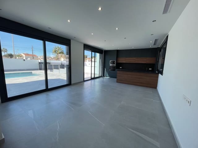 4 slaapkamer Villa te koop in Doña Pepa, Rojales met zwembad garage - € 799.900 (Ref: 8855497)