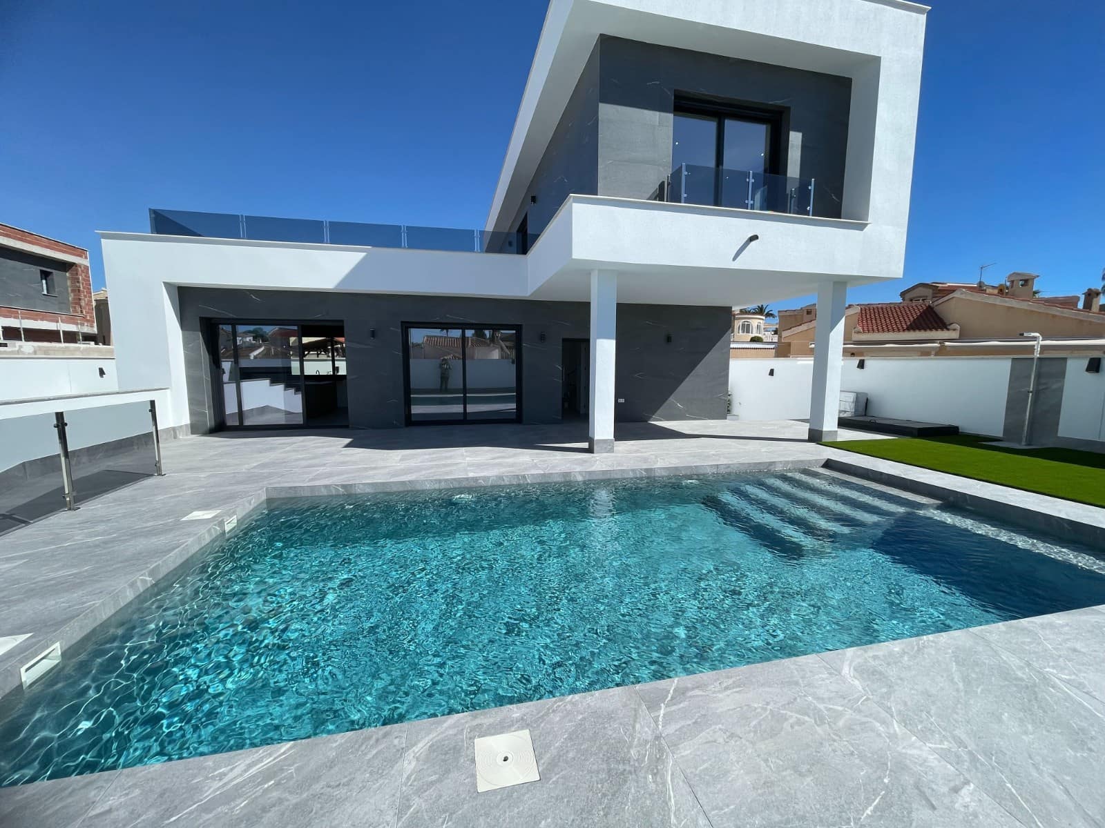 4 soveværelse Villa til salg i Dona Pepa med swimmingpool garage - € 799.900 (Ref: 8855497)