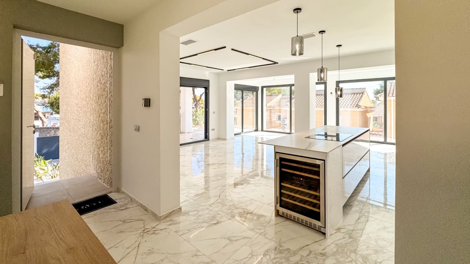 Chalet de 4 habitaciones en Los Balcones en venta con piscina garaje - 995.000 € (Ref: 9109433)