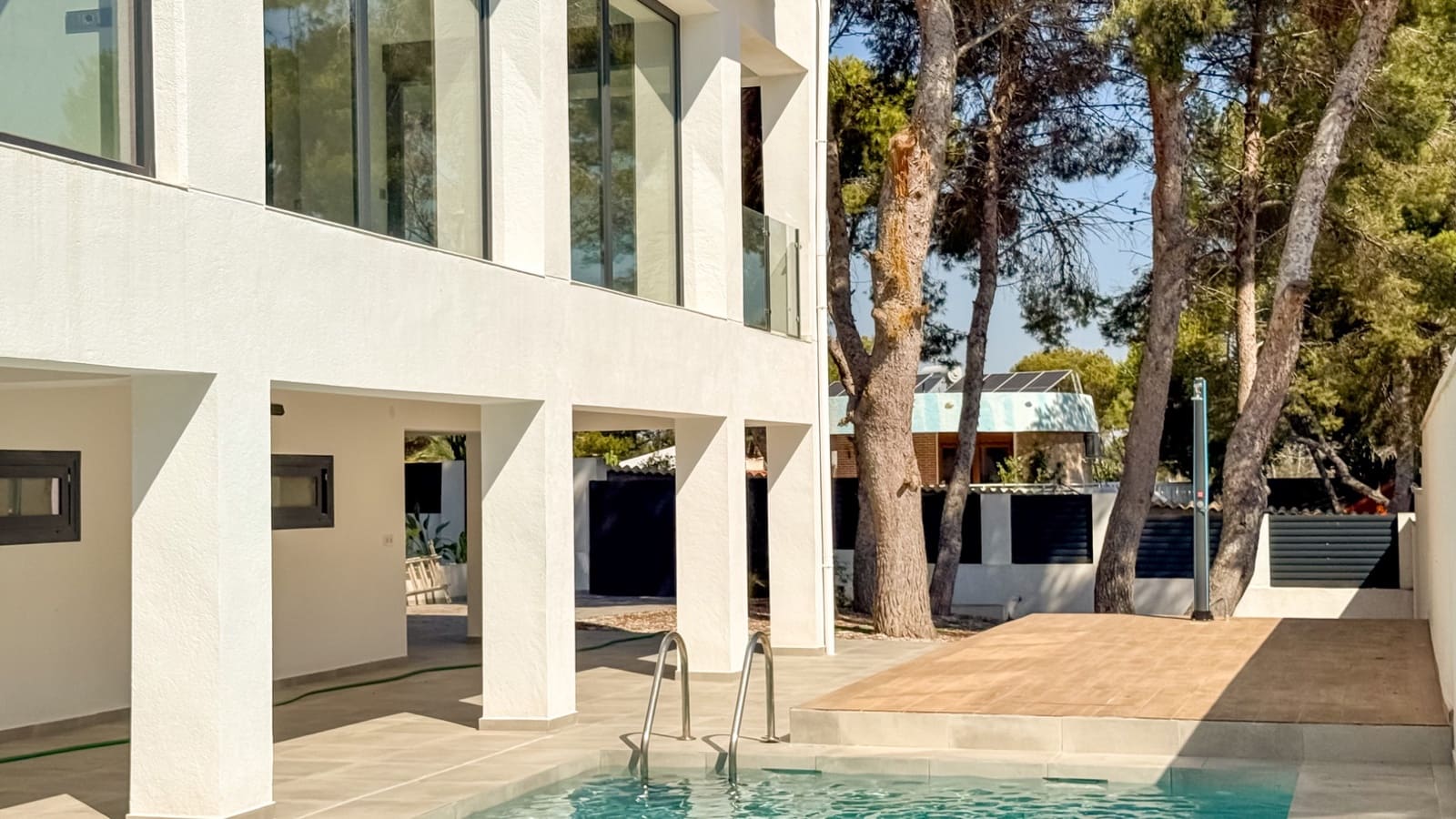 Chalet de 4 habitaciones en Los Balcones en venta con piscina garaje - 995.000 € (Ref: 9109433)