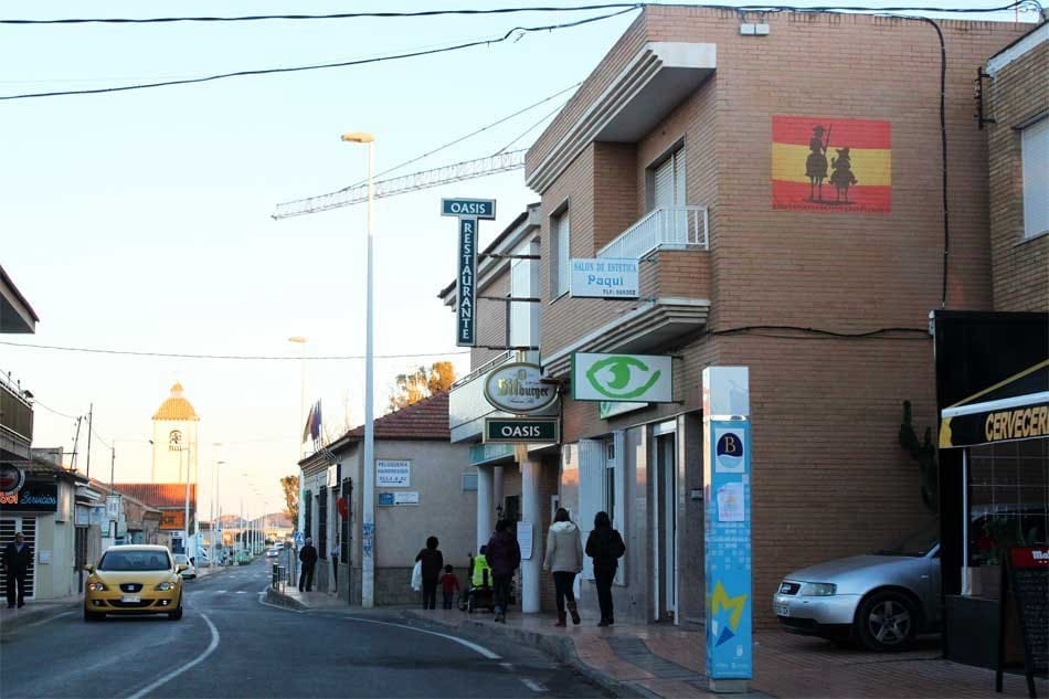 Apartamento de 2 habitaciones en La Manga del Mar Menor en venta con piscina garaje - 473.000 € (Ref: 9162862)