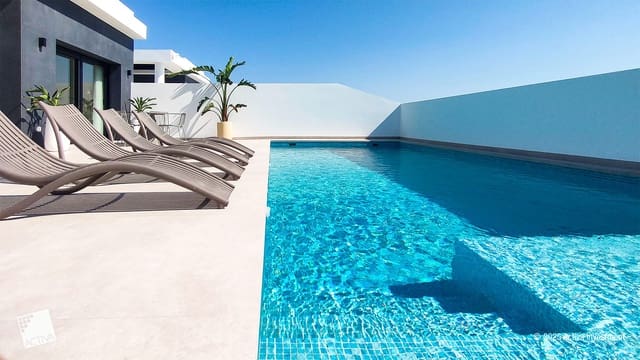 4 bedroom Villa for sale in Doña Pepa, Rojales with pool garage - € 810,750 (Ref: 9164214)