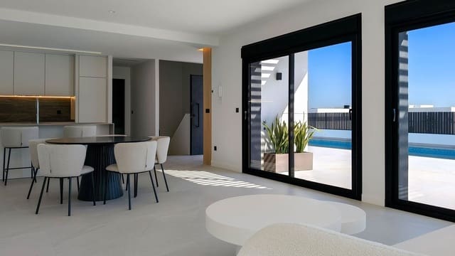 4 bedroom Villa for sale in Doña Pepa, Rojales with pool garage - € 798,750 (Ref: 9164380)