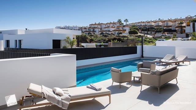 4 bedroom Villa for sale in Doña Pepa, Rojales with pool garage - € 798,750 (Ref: 9164380)