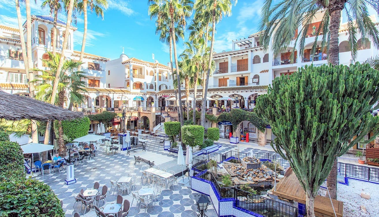 2 bedroom Apartment for sale in Villamartin with pool - € 269,900 (Ref: 9181830)