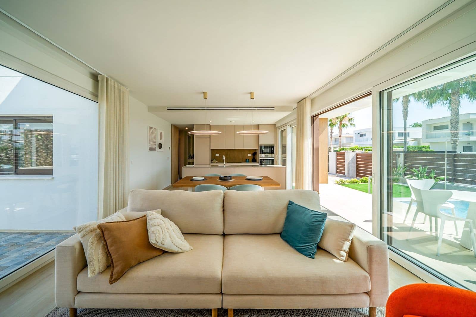 Chalet de 4 habitaciones en San Miguel de Salinas en venta con piscina garaje - 549.900 € (Ref: 9199839)