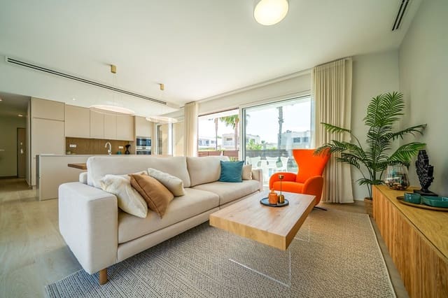 Chalet de 4 habitaciones en San Miguel de Salinas en venta con piscina garaje - 549.900 € (Ref: 9199839)