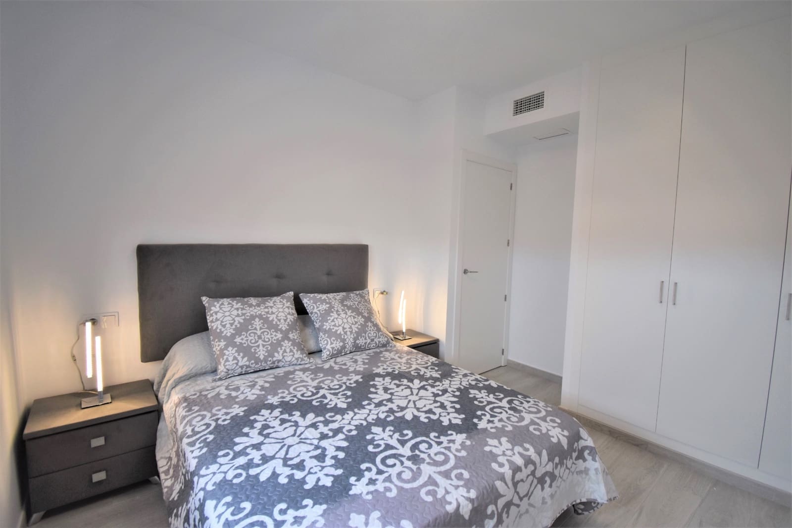 3 makuuhuone Huoneisto myytävänä paikassa Los Dolses mukana uima-altaan 
autotalli - 360 000 € (Ref: 9237261)