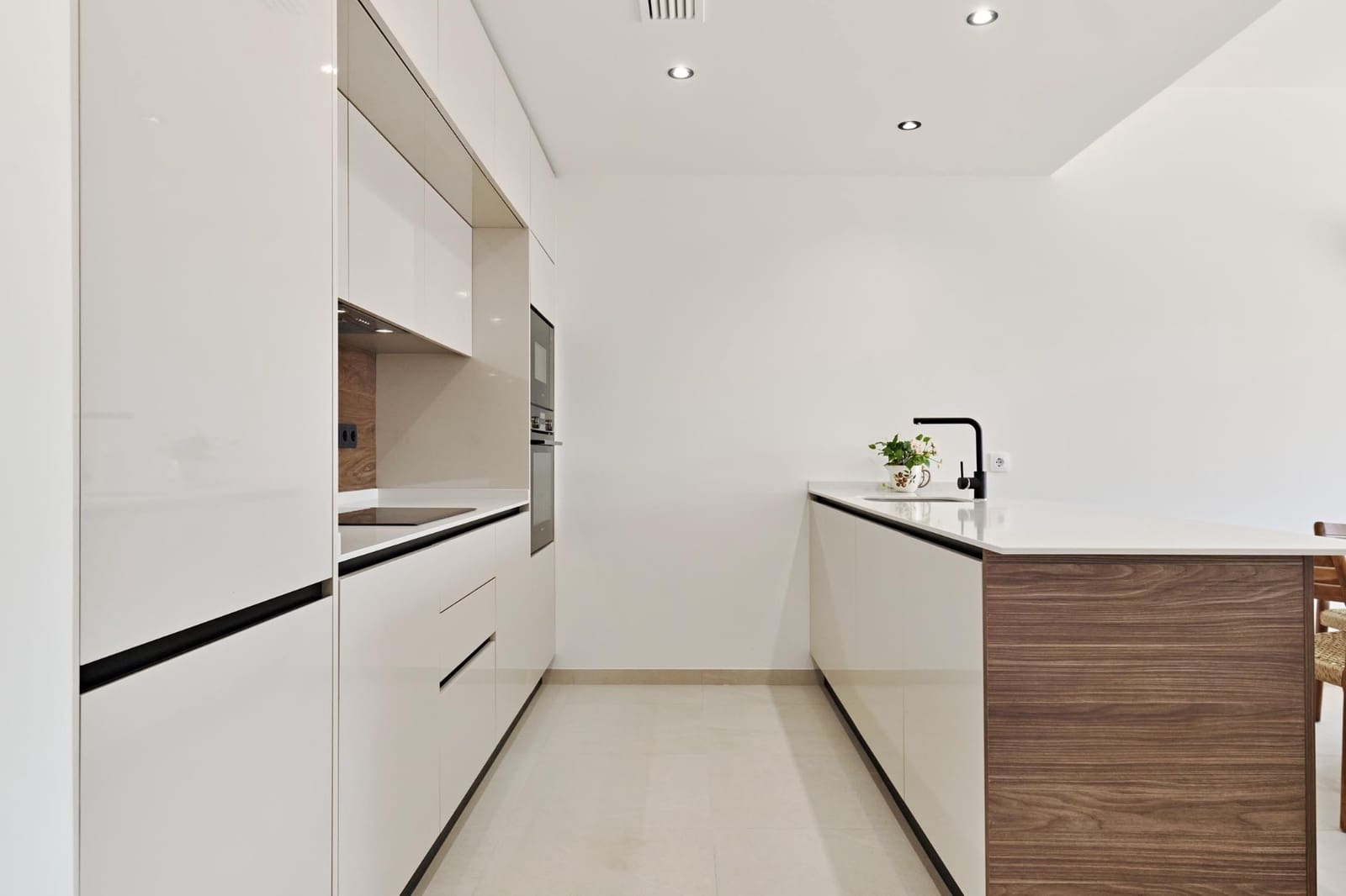 2 sypialnia Apartament na sprzedaż w Torrevieja z basenem garażem - 410 000 € (Ref: 9401803)