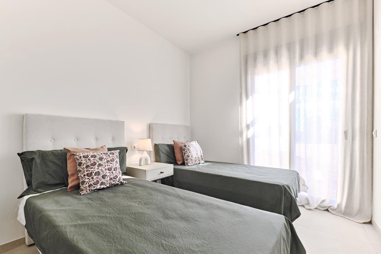 2 sypialnia Apartament na sprzedaż w Torrevieja z basenem garażem - 410 000 € (Ref: 9401803)