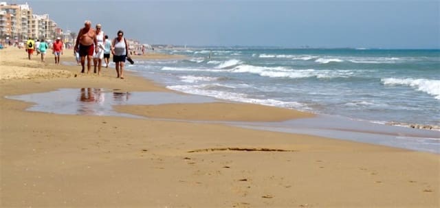 2 chambre Appartement à vendre à Puerto Deportivo, Guardamar del Segura avec piscine garage - 245 000 € (Ref: 9447208)