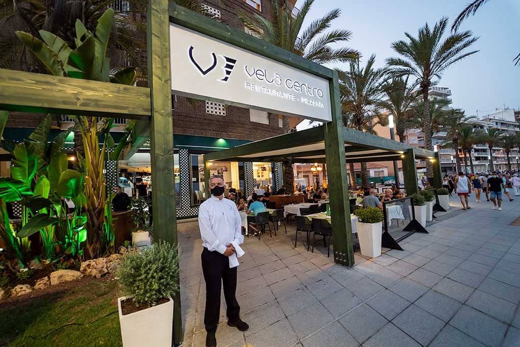 Apartamento de 3 habitaciones en Torrevieja en venta con piscina garaje - 395.000 € (Ref: 9459513)