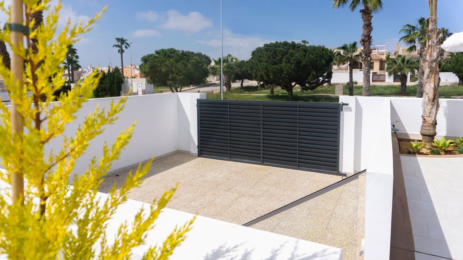 3 bedroom Villa for sale in Ciudad Quesada with pool garage - € 871,162 (Ref: 9816415)