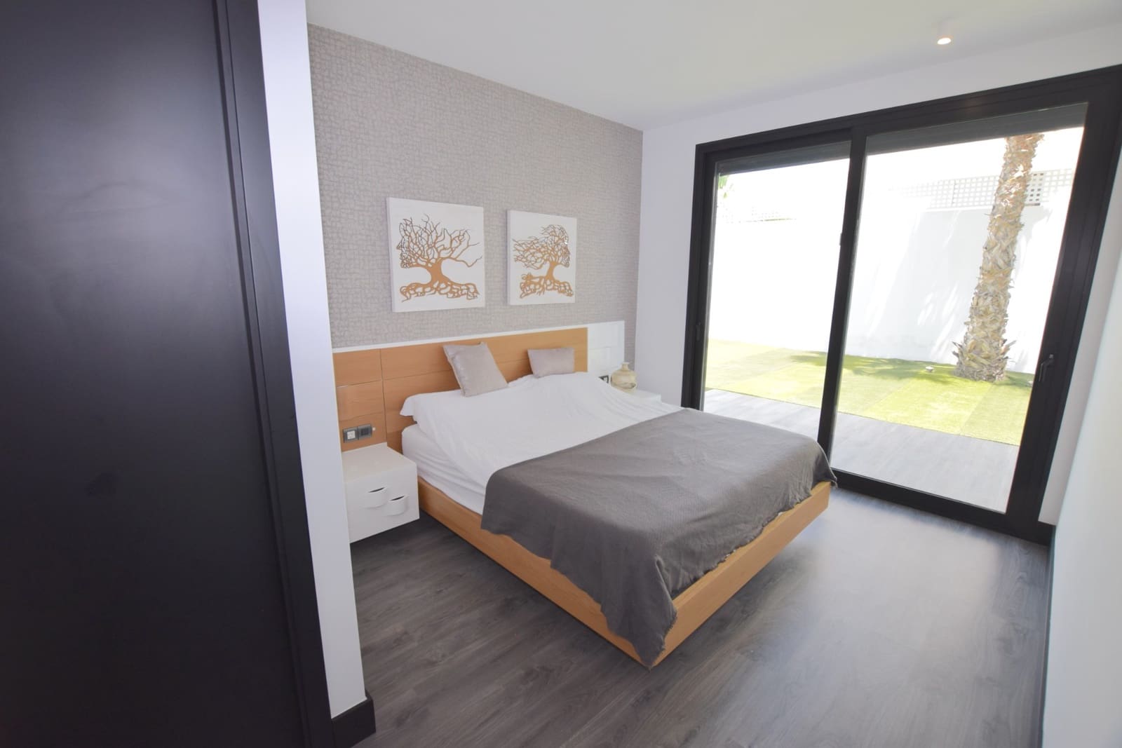 4 slaapkamer Villa te koop in Dona Pepa met zwembad garage - € 1.149.000 (Ref: 9911859)