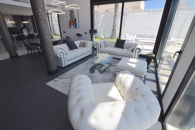 4 slaapkamer Villa te koop in Doña Pepa, Rojales met zwembad garage - € 1.149.000 (Ref: 9911859)