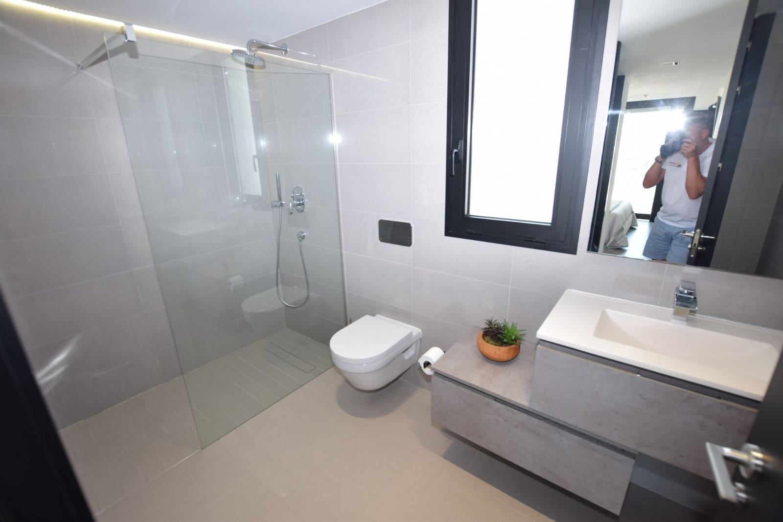 4 slaapkamer Villa te koop in Dona Pepa met zwembad garage - € 1.149.000 (Ref: 9911859)