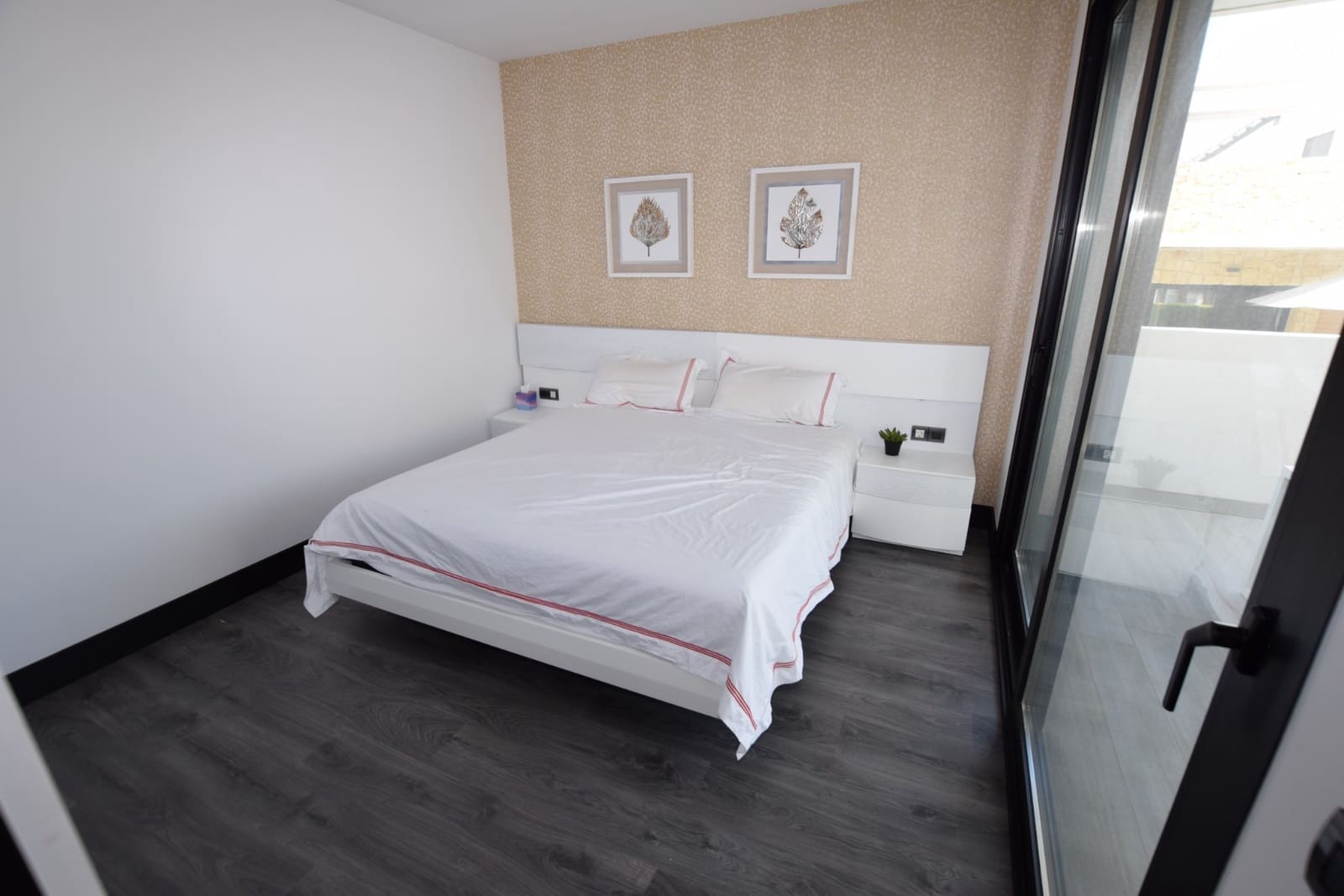 4 slaapkamer Villa te koop in Dona Pepa met zwembad garage - € 1.149.000 (Ref: 9911859)