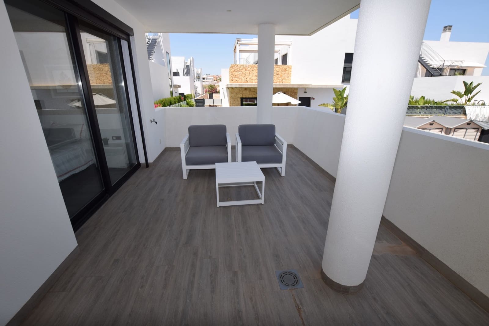 4 slaapkamer Villa te koop in Dona Pepa met zwembad garage - € 1.149.000 (Ref: 9911859)