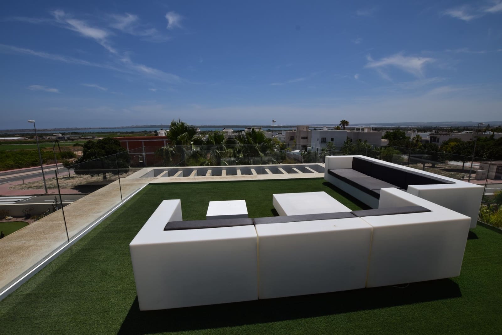 4 slaapkamer Villa te koop in Dona Pepa met zwembad garage - € 1.149.000 (Ref: 9911859)