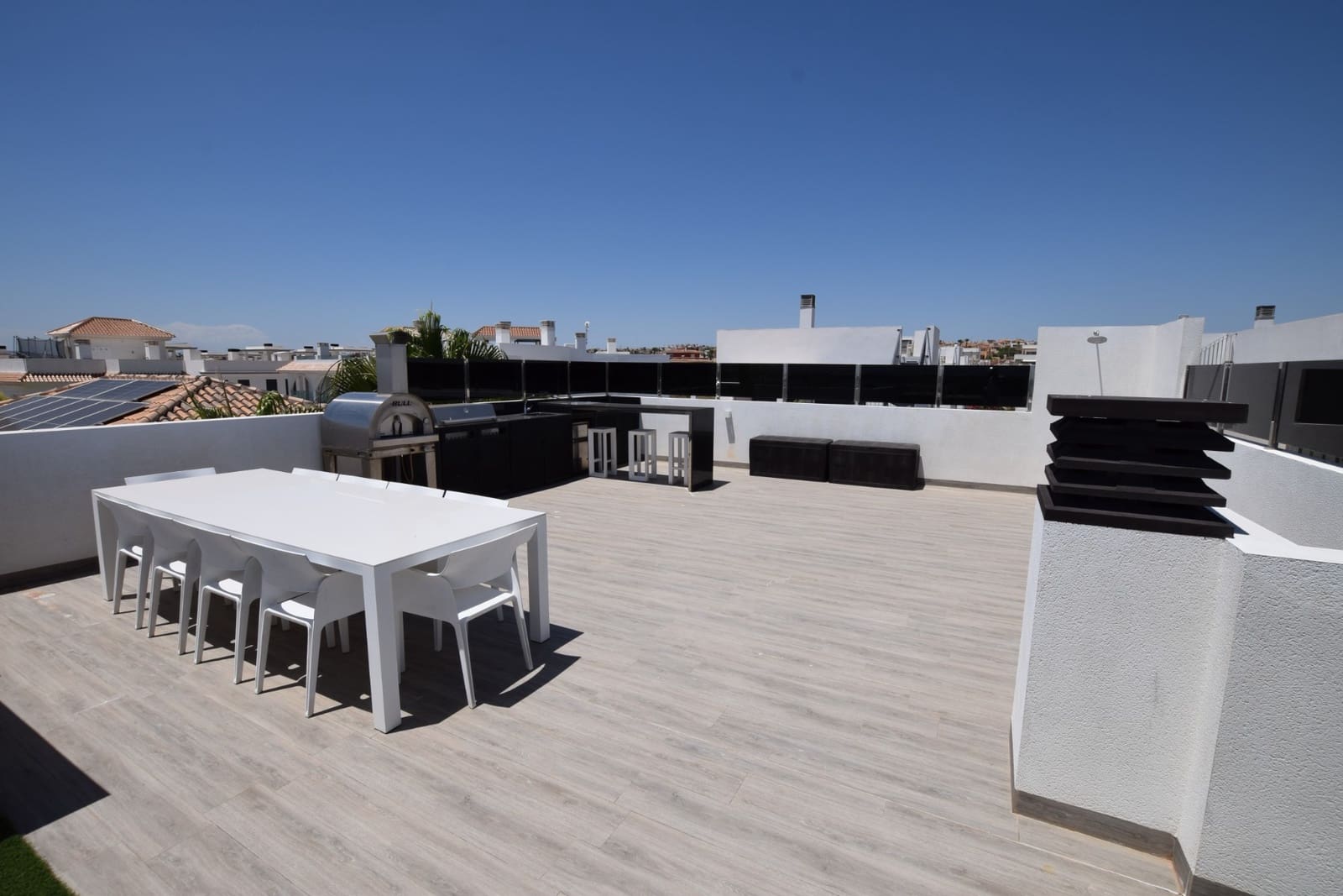 4 slaapkamer Villa te koop in Dona Pepa met zwembad garage - € 1.149.000 (Ref: 9911859)