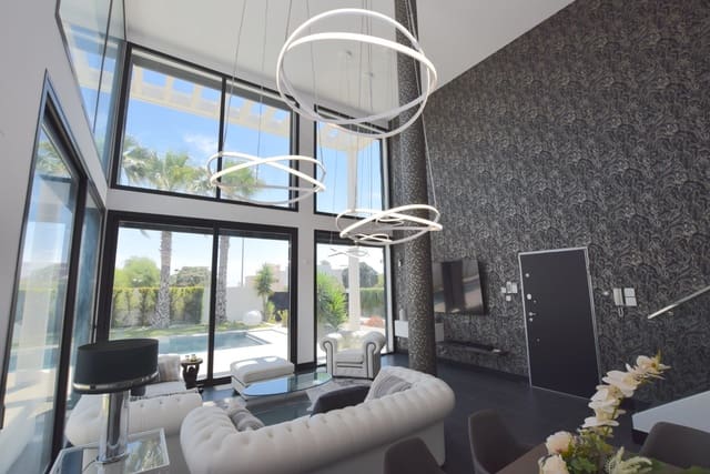4 slaapkamer Villa te koop in Doña Pepa, Rojales met zwembad garage - € 1.149.000 (Ref: 9911859)
