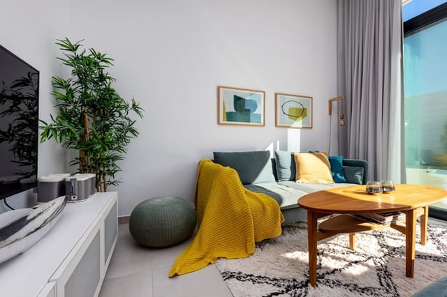 3 soveværelse Villa til salg i Pilar de la Horadada ciudad, Pilar de la Horadada med swimmingpool garage - € 495.000 (Ref: 9946350)