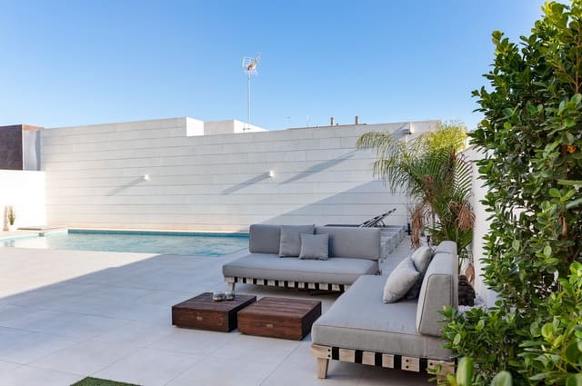 3 soveværelse Villa til salg i Pilar de la Horadada ciudad, Pilar de la Horadada med swimmingpool garage - € 475.000 (Ref: 9946351)