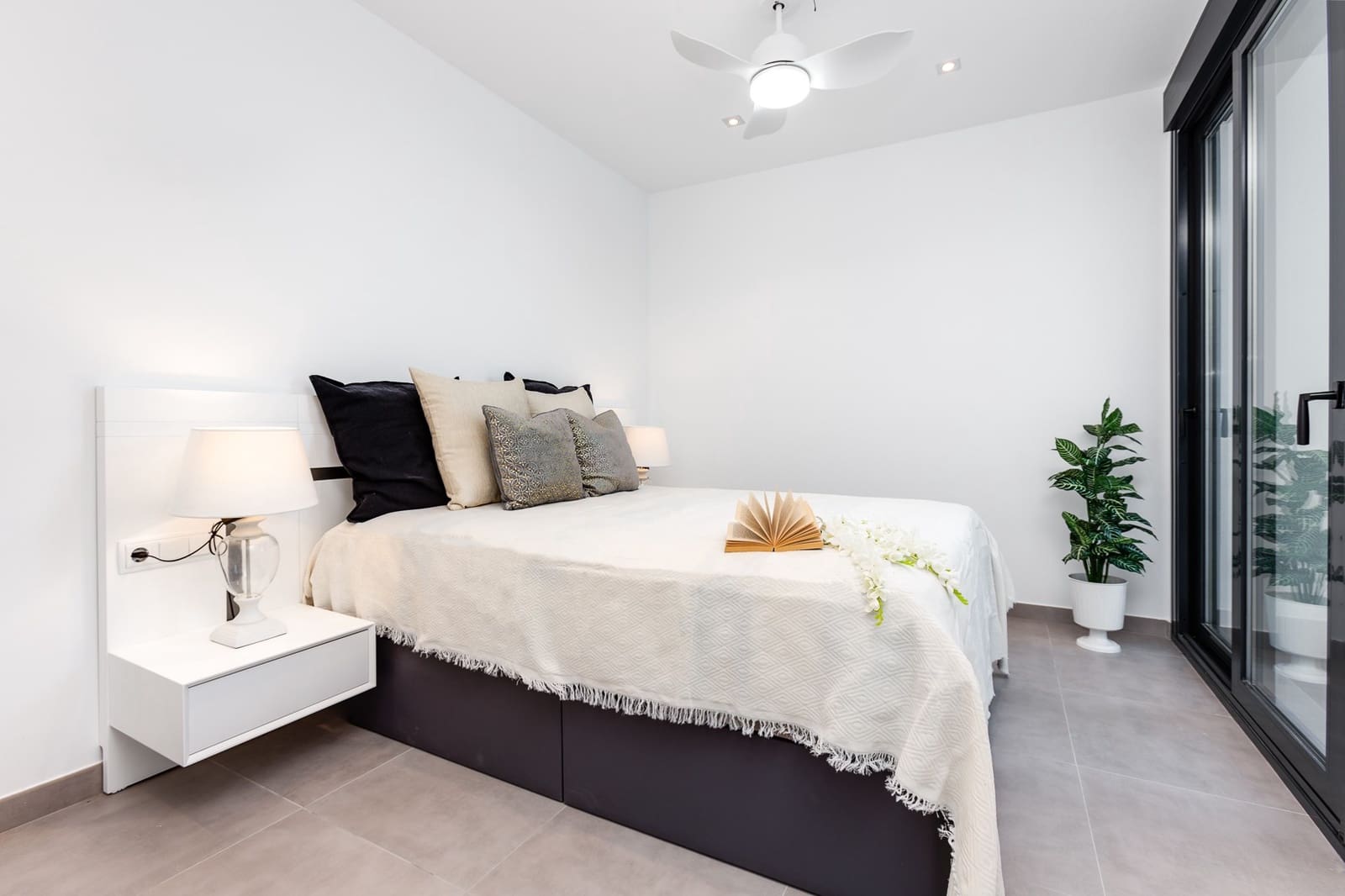 3 soveværelse Villa til salg i Pilar de la Horadada med swimmingpool garage - € 475.000 (Ref: 9946351)