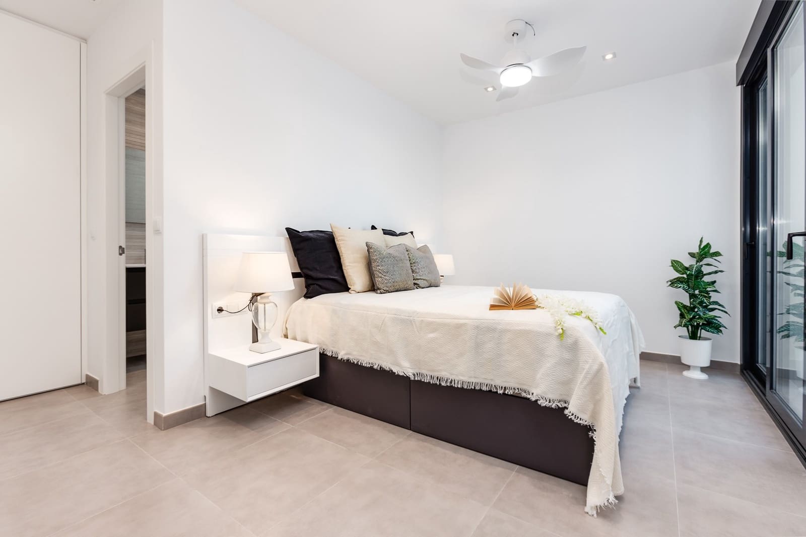 3 soveværelse Villa til salg i Pilar de la Horadada med swimmingpool garage - € 475.000 (Ref: 9946351)