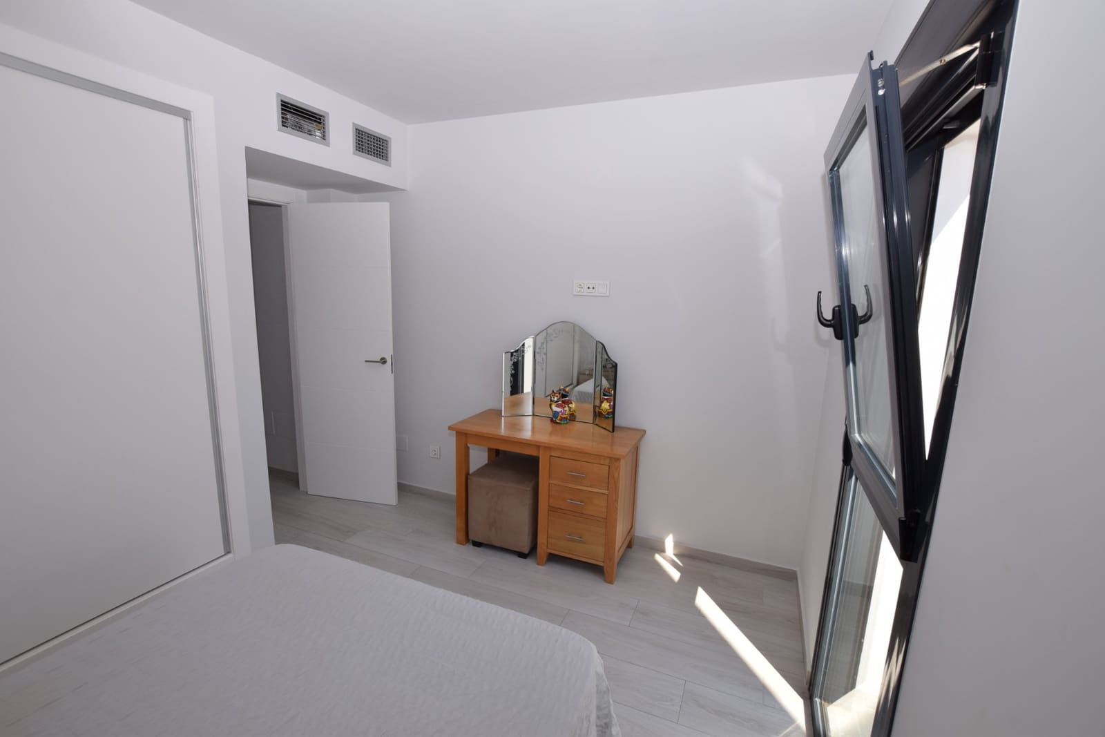 3 soveværelse Penthouse til salg i Villamartin med swimmingpool garage - € 379.000 (Ref: 9948592)