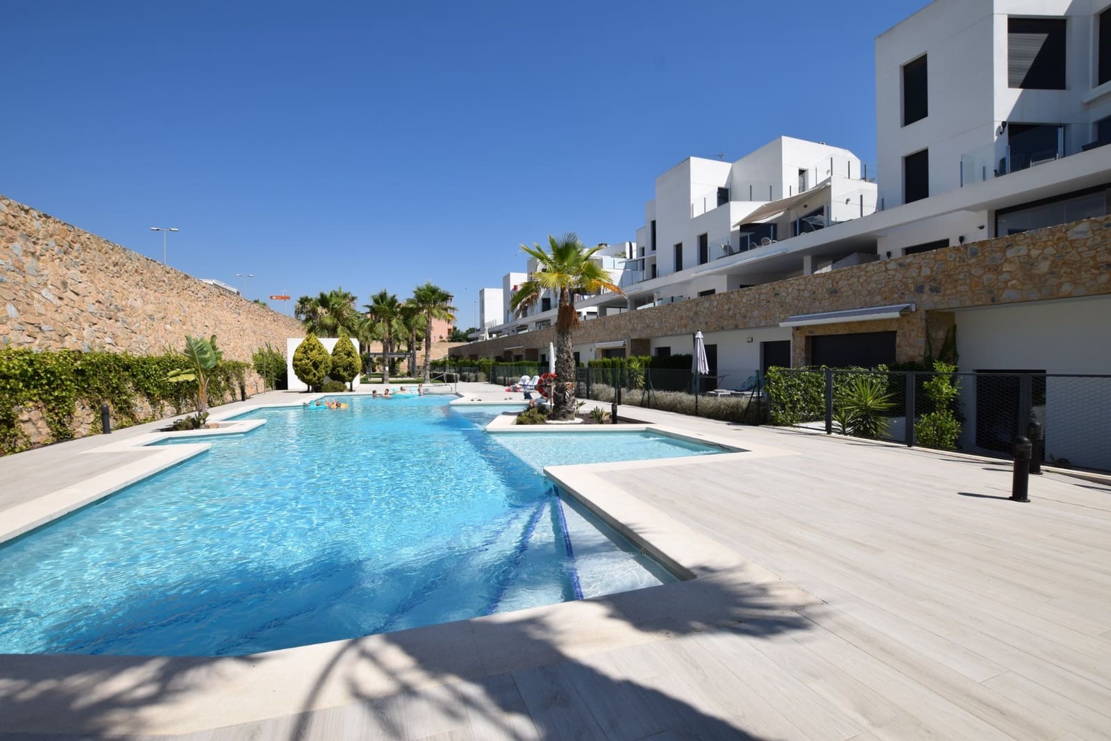 3 soveværelse Penthouse til salg i Villamartin med swimmingpool garage - € 379.000 (Ref: 9948592)