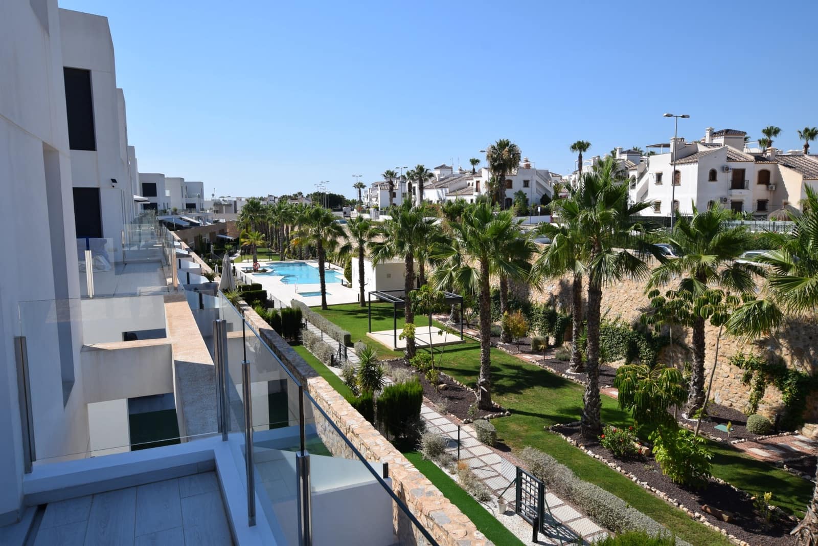 3 soveværelse Penthouse til salg i Villamartin med swimmingpool garage - € 379.000 (Ref: 9948592)