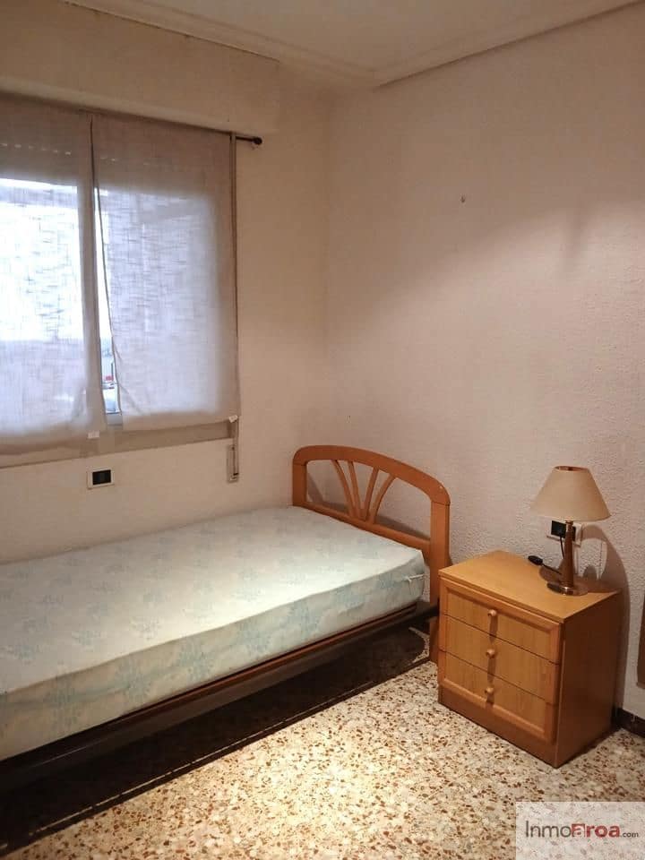 4 slaapkamer Flat te koop in Castello de la Plana met garage - € 189.000 (Ref: 10014301)