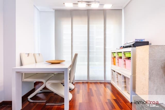 3 slaapkamer Flat te koop in Sur, Castelló de la Plana met zwembad garage - € 303.000 (Ref: 10048472)