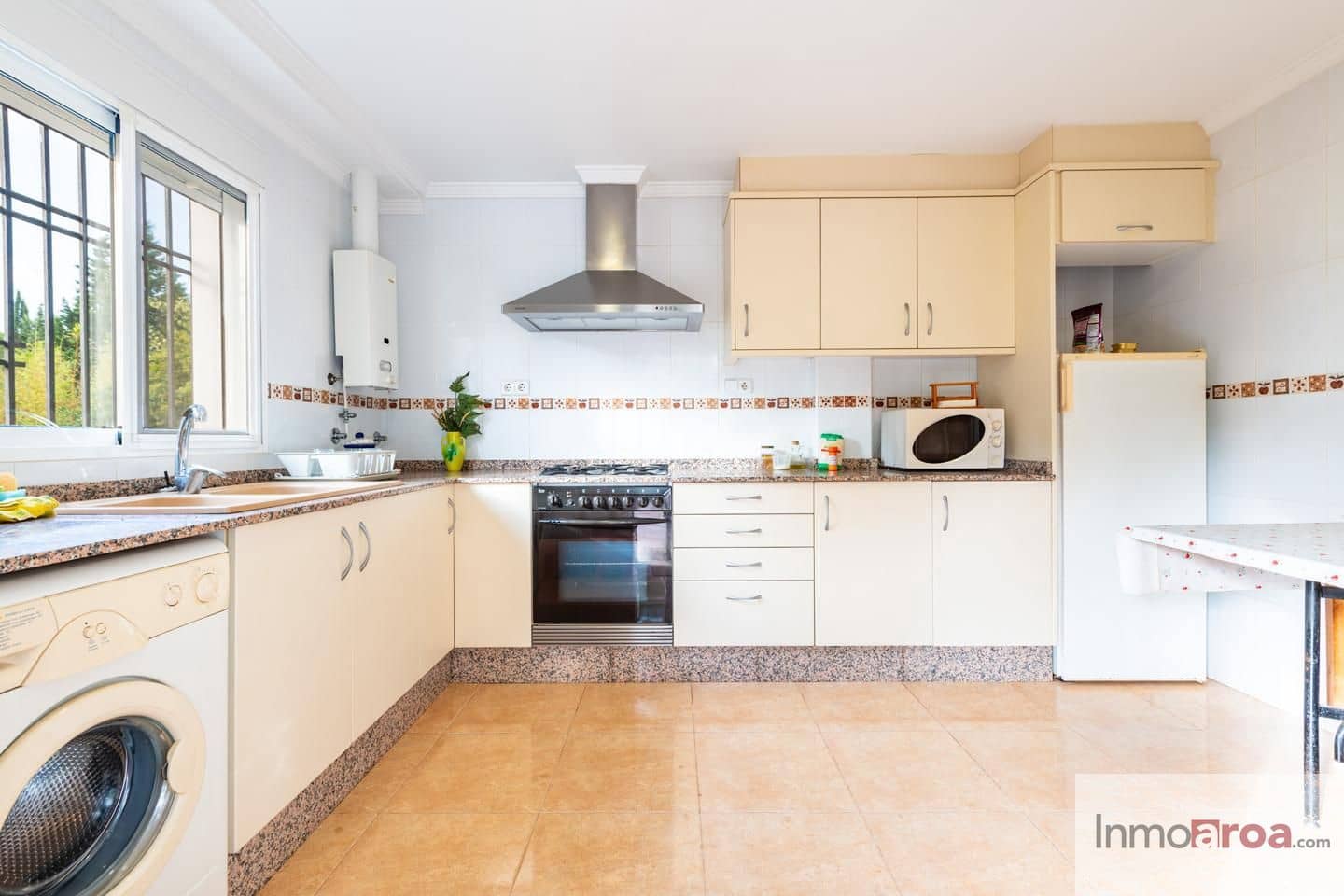 3 bedroom Villa for sale in Olocau with pool - € 265,000 (Ref: 10176256)