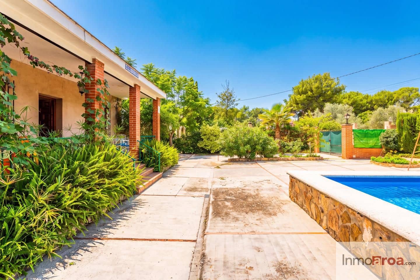 3 bedroom Villa for sale in Olocau with pool - € 265,000 (Ref: 10176256)