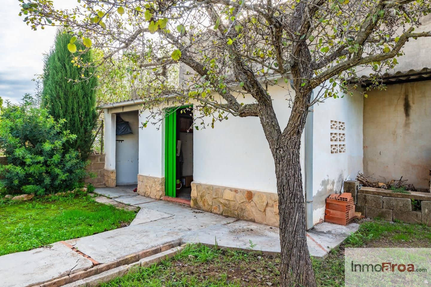 3 bedroom Villa for sale in Olocau with pool - € 265,000 (Ref: 10176256)