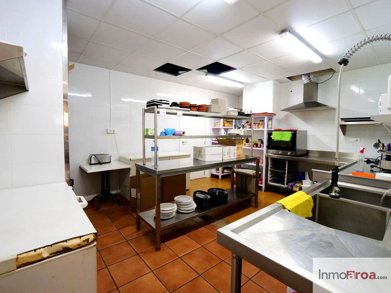 3 soverom Bedrift til leie i Betera - € 3 000 (Ref: 8033758)