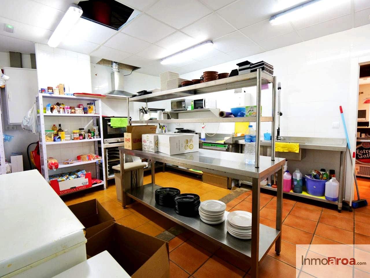 3 soverom Bedrift til leie i Betera - € 3 000 (Ref: 8033758)