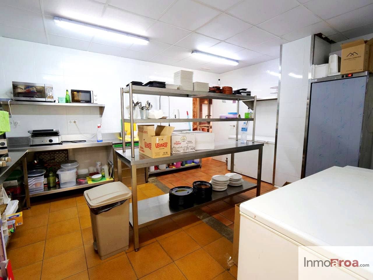 3 soverom Bedrift til leie i Betera - € 3 000 (Ref: 8033758)