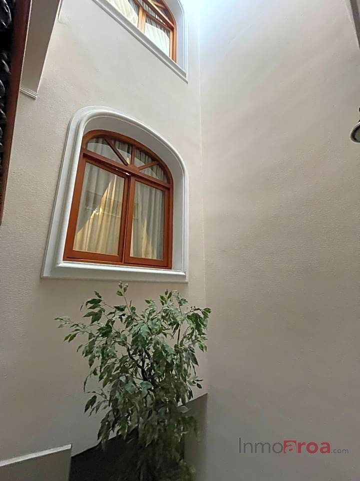 5 soveværelse Villa til salg i Castello de la Plana - € 600.000 (Ref: 8263918)